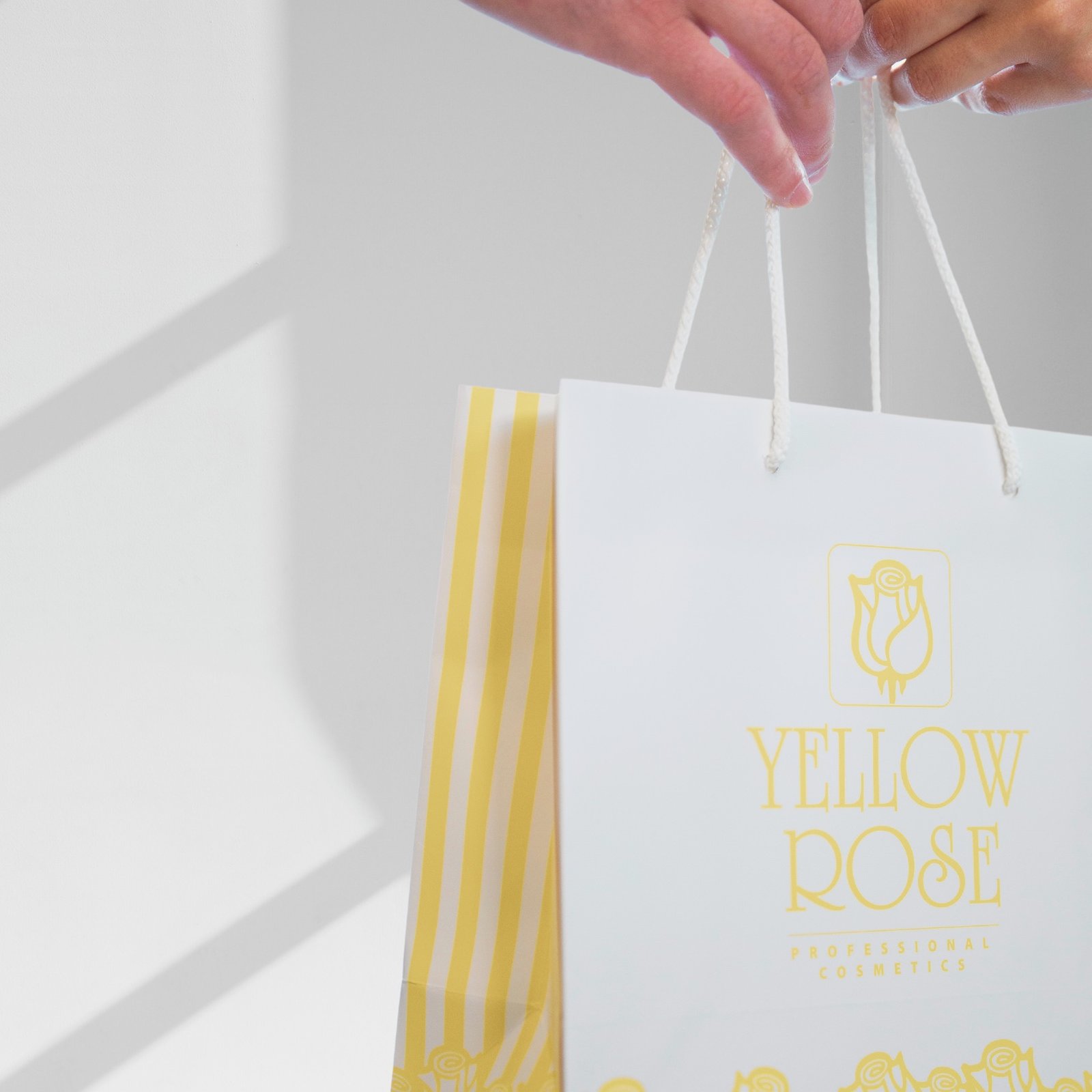 identidad Yellow Rose professional cosmetics